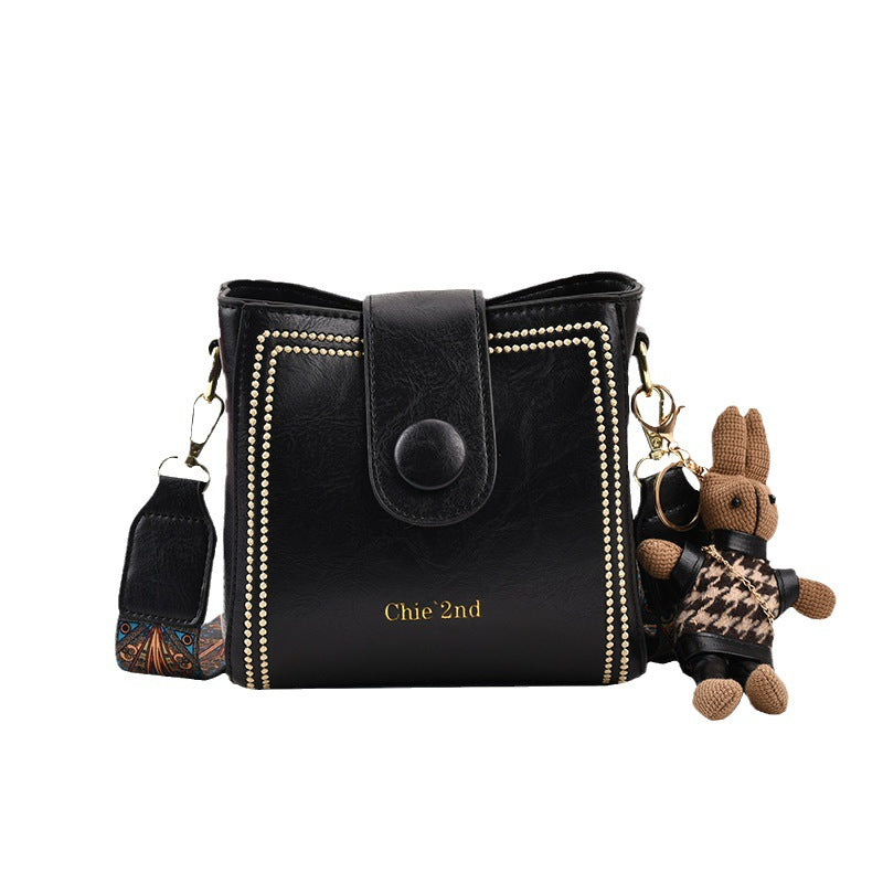Women's Vintage Bunny Charm Bucket Bag – Convertible Shoulder/Crossbody, Spacious Travel Tote – Stylish Minimalist Leather Purse